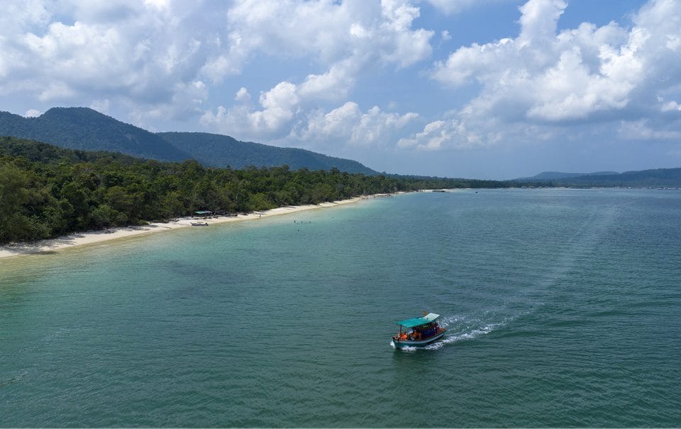 Vùng biển Rạch Vẹm vẫn giữ nguyên vẻ hoang sơ, chưa bị nhiều tác động của con người