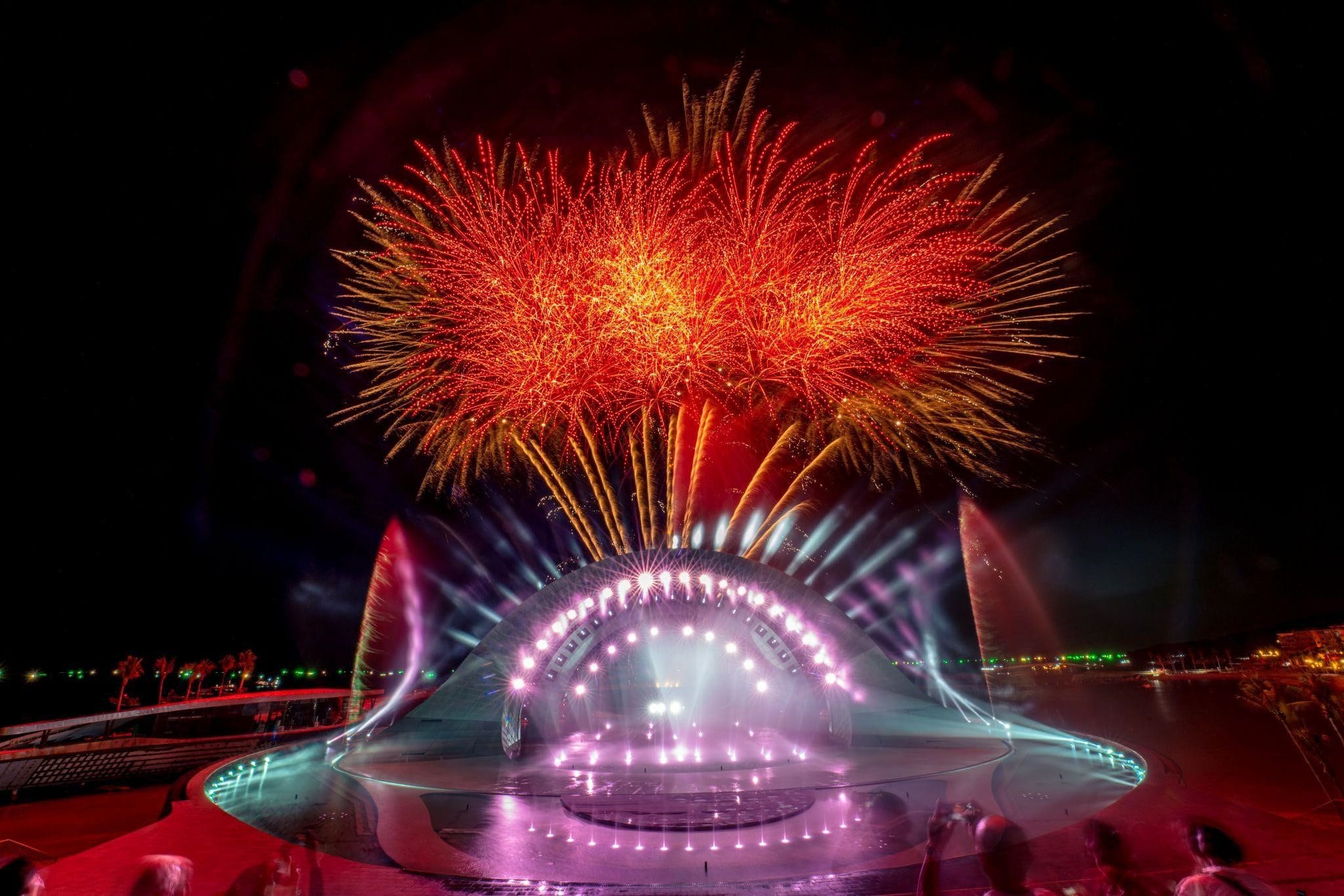 Show diễn đa phương tiện Kiss The Stars. Ảnh: Minh Tú