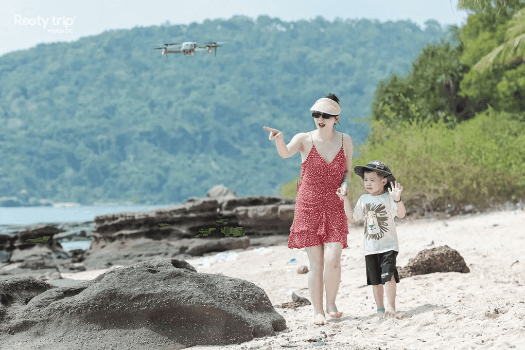 Du khách có thể khám phá trọn vẹn nét đẹp hoang sơ, kỳ vỹ của đảo ngọc (Ảnh: Vingroup).